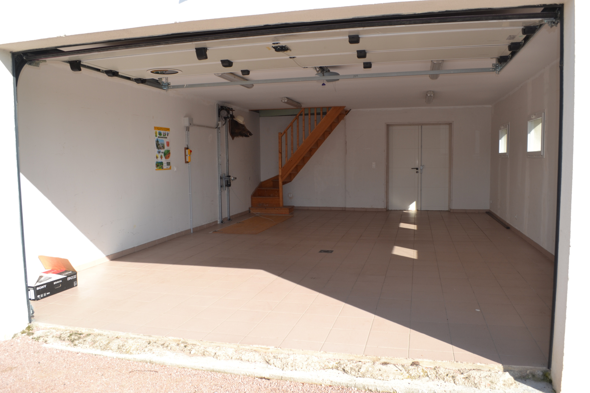 GARAGE AVEC CAVE
